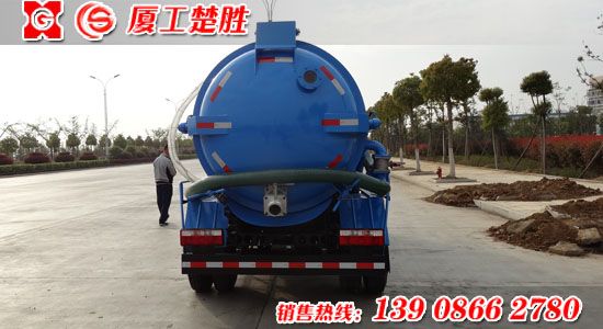 楚勝牌CSC5082GXW4型多利卡吸污車(chē)