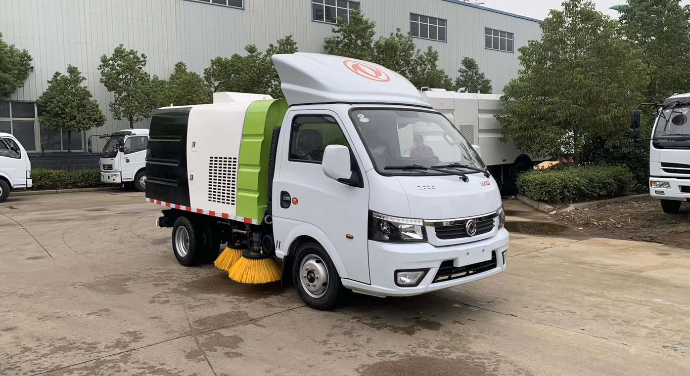 國六東風(fēng)途逸汽油發(fā)動機掃路車