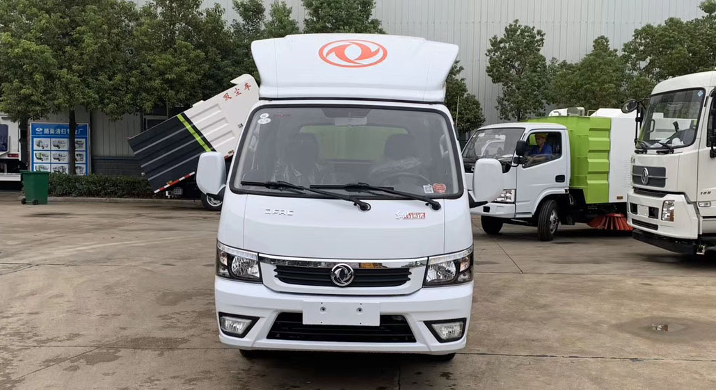 國六東風(fēng)途逸汽油發(fā)動機掃路車