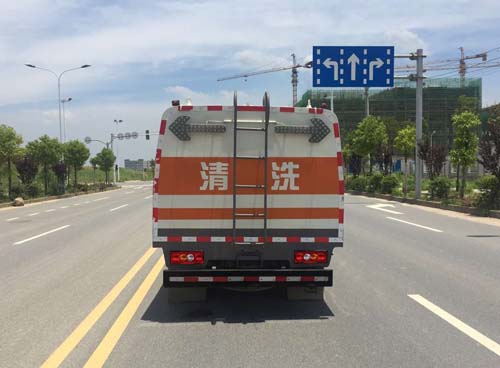 楚勝牌CSC5061GQXJ5型護(hù)欄清洗車(chē)