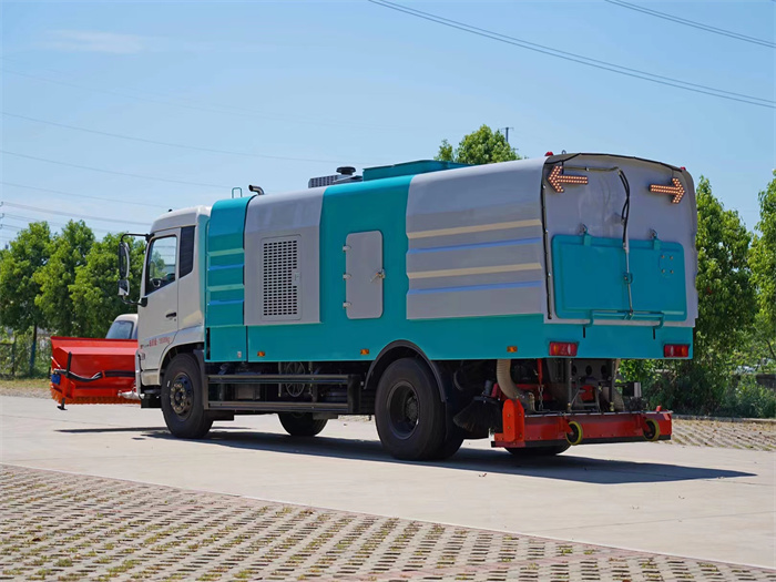 天錦后置滾掃吸塵車(chē)